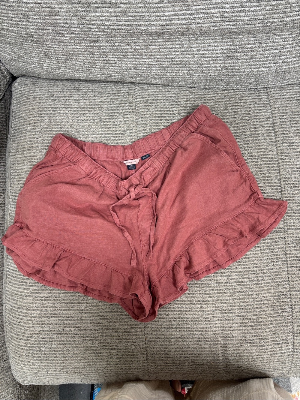 Linen ruffle bottom shorts